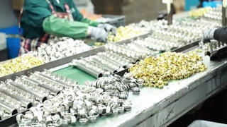 Cửa hàng lắp ráp.