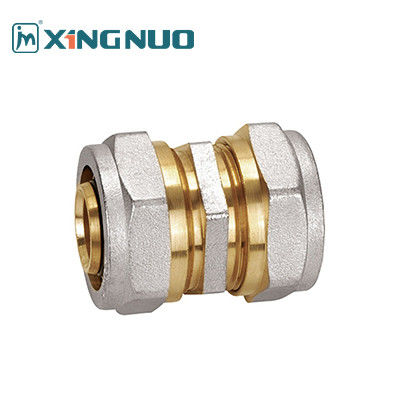 Phụ kiện nén bằng đồng nhựa đánh bóng với tay cầm bọc Chrome Vật liệu ống nước Bơm nén bằng đồng Phụ kiện nén bằng ổ cắm Pex